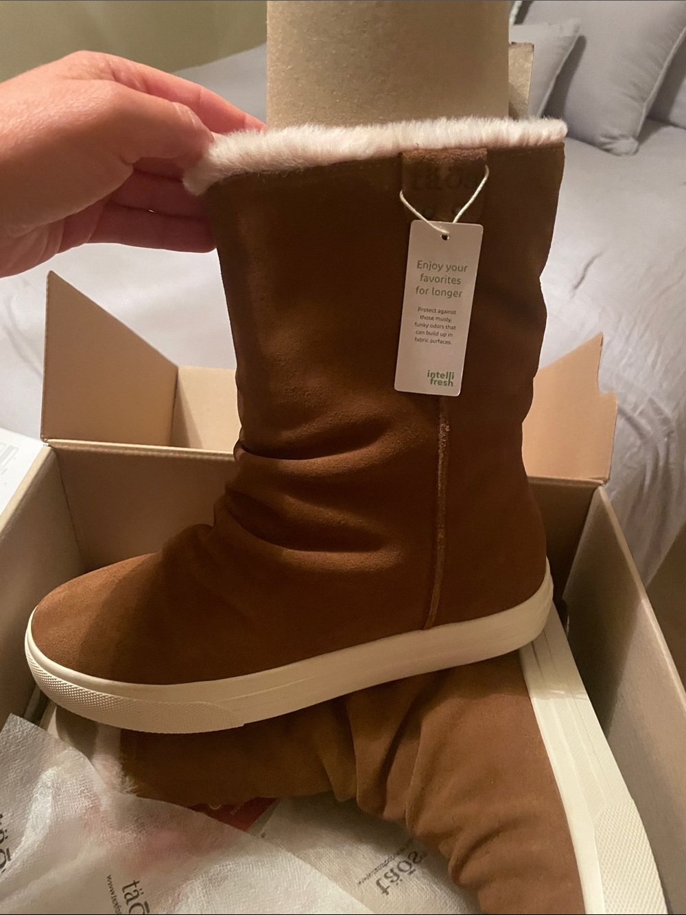 taos Tan Shoe Box — Neutral Tan Packaging